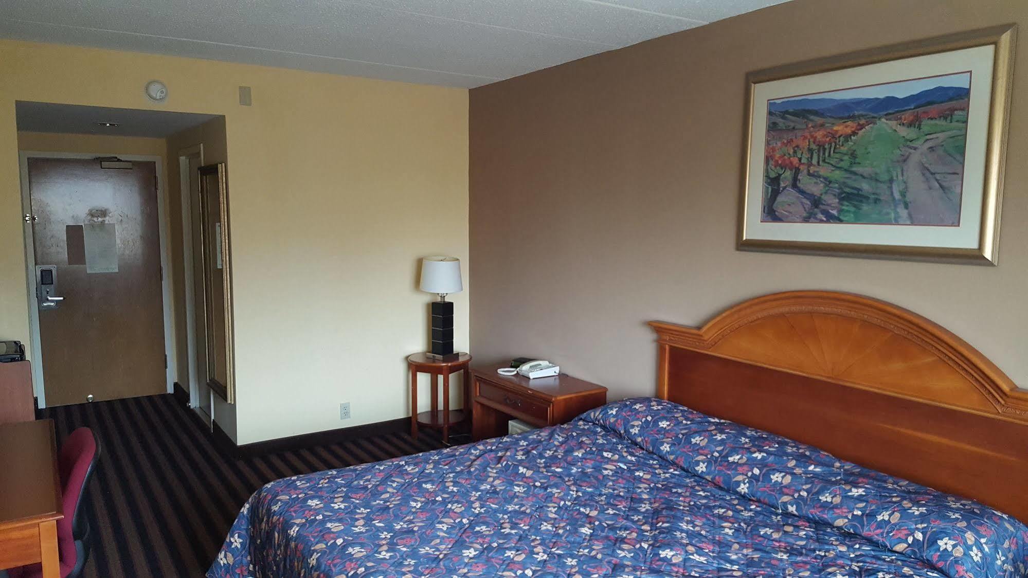 Northeast Garden Inn Laurel Exterior photo